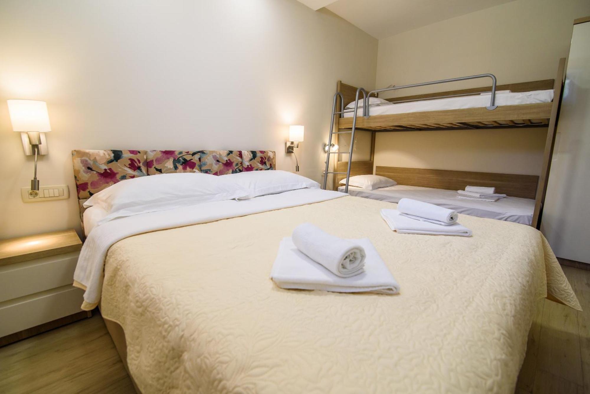 Apartments Leone Lukas Promajna Chambre photo
