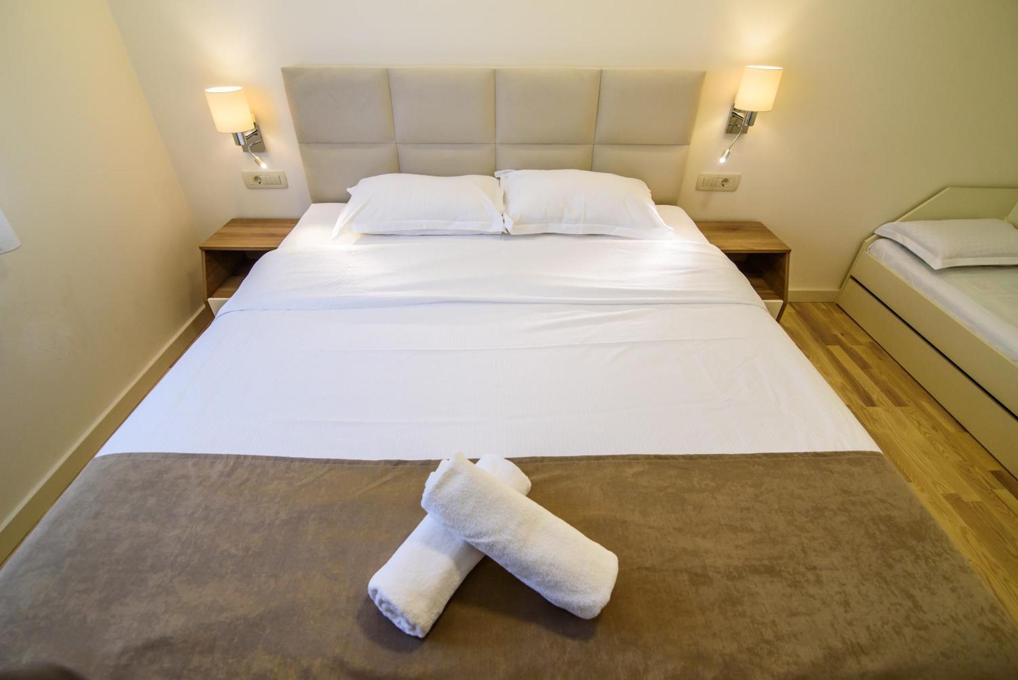 Apartments Leone Lukas Promajna Chambre photo