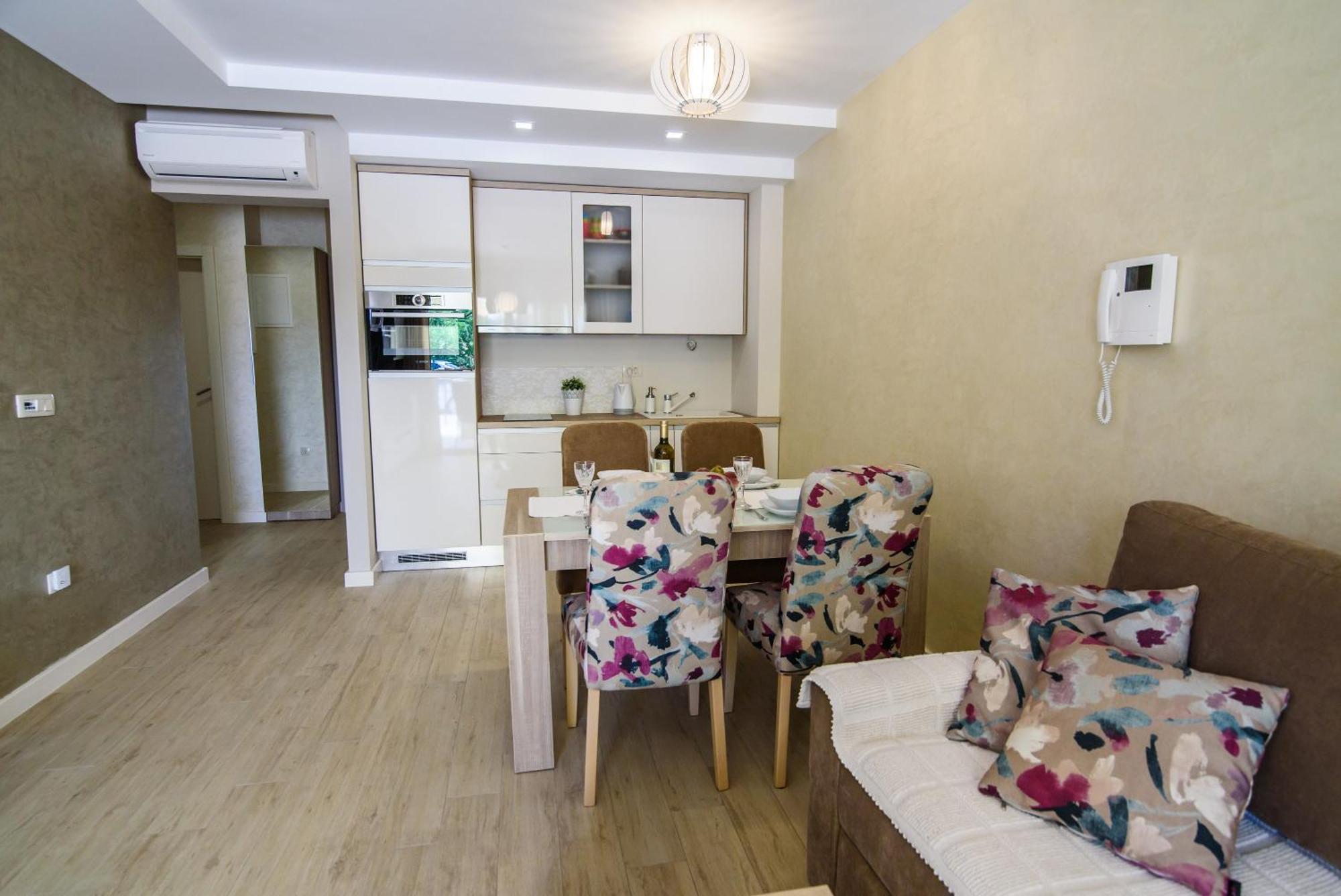 Apartments Leone Lukas Promajna Chambre photo
