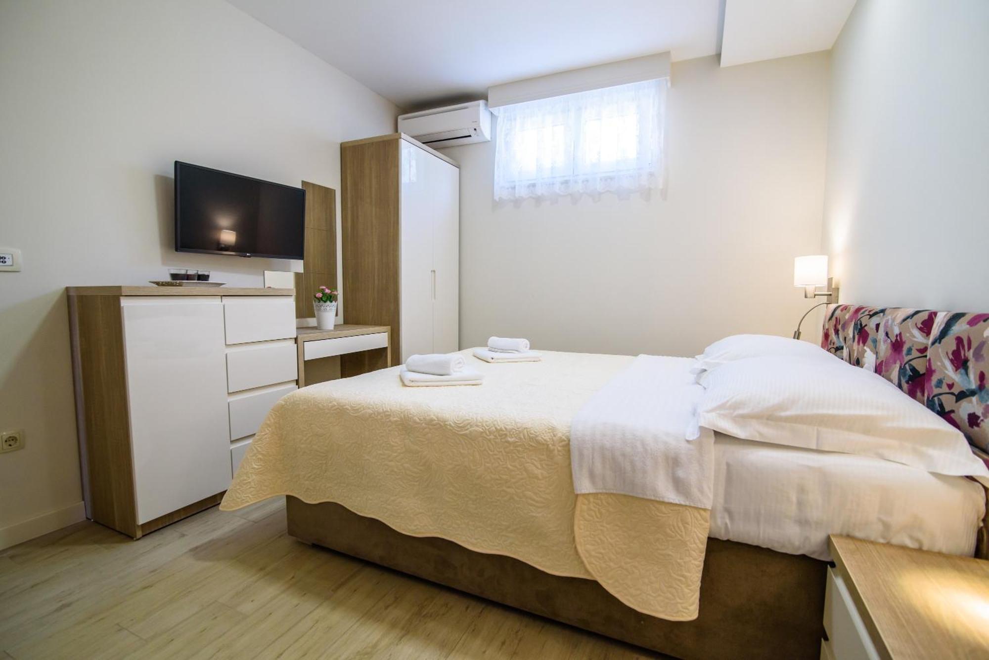 Apartments Leone Lukas Promajna Chambre photo